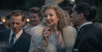 Maipo med ”Bad Bitch”-vri på Sonja-trailer
