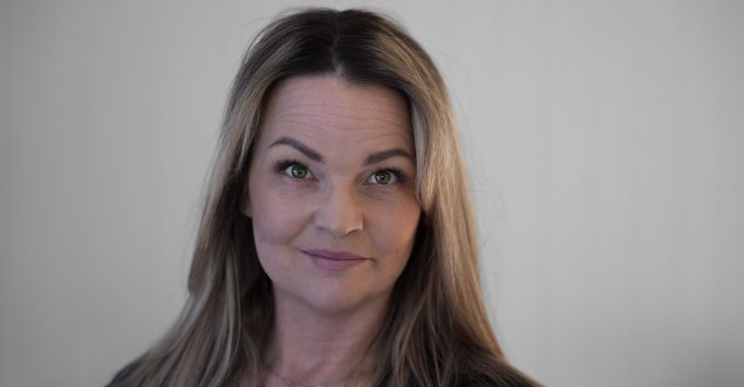 Tonje Louise Finne blir professor i filmfotografi.