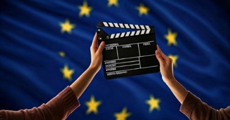 EU håndhever nå kravet om transparens ved bruk av KI.