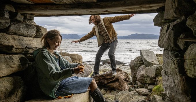 Ferske fjes i hovedrollene i Erik Poppes Fosse-filmatisering.