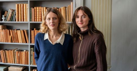Mia Hansen-Løve og Renate Reinsve i opptak i Sverige.